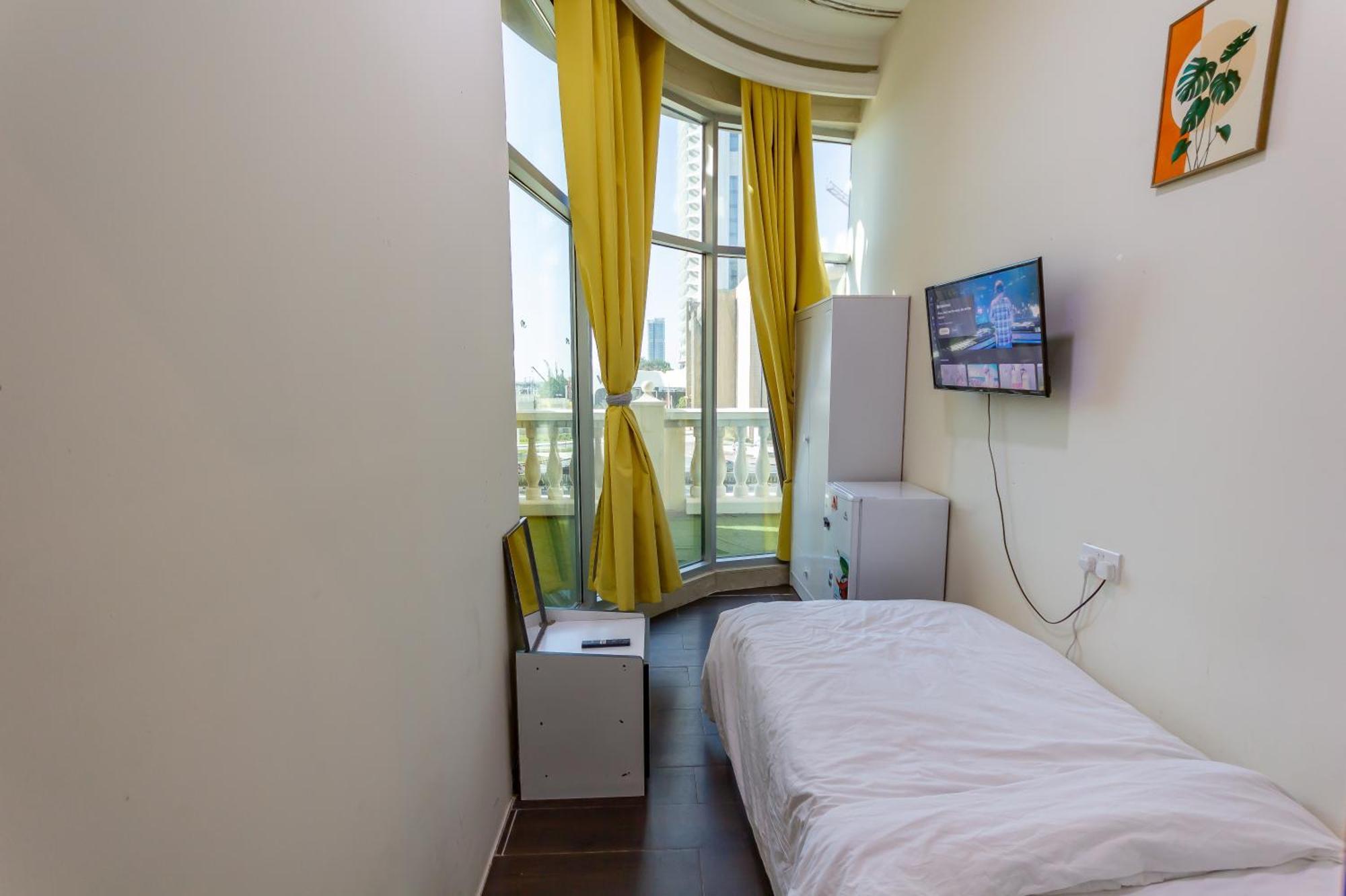 Nice Single Rooms For "Girls" Only In Dubai, Marina Exterior foto