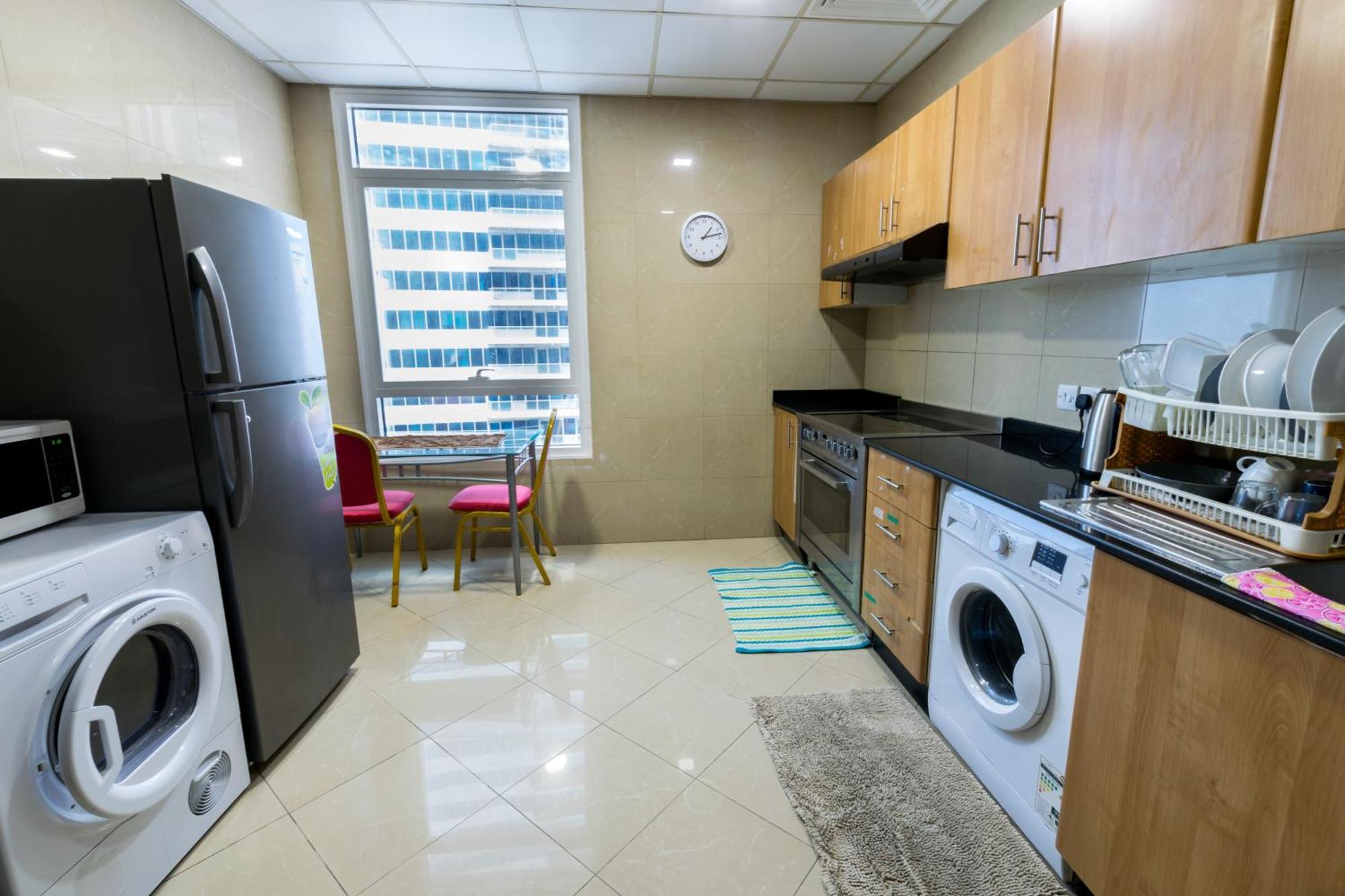 Nice Single Rooms For "Girls" Only In Dubai, Marina Exterior foto