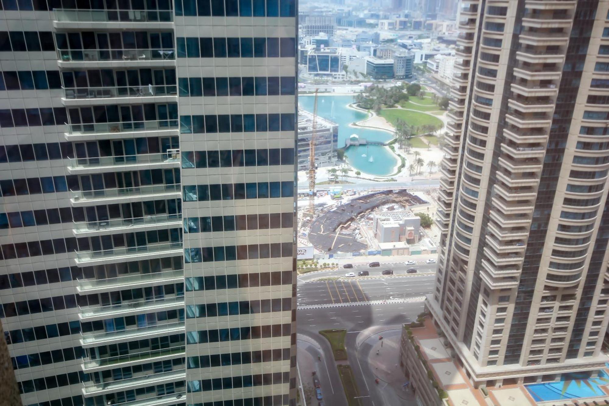 Nice Single Rooms For "Girls" Only In Dubai, Marina Exterior foto