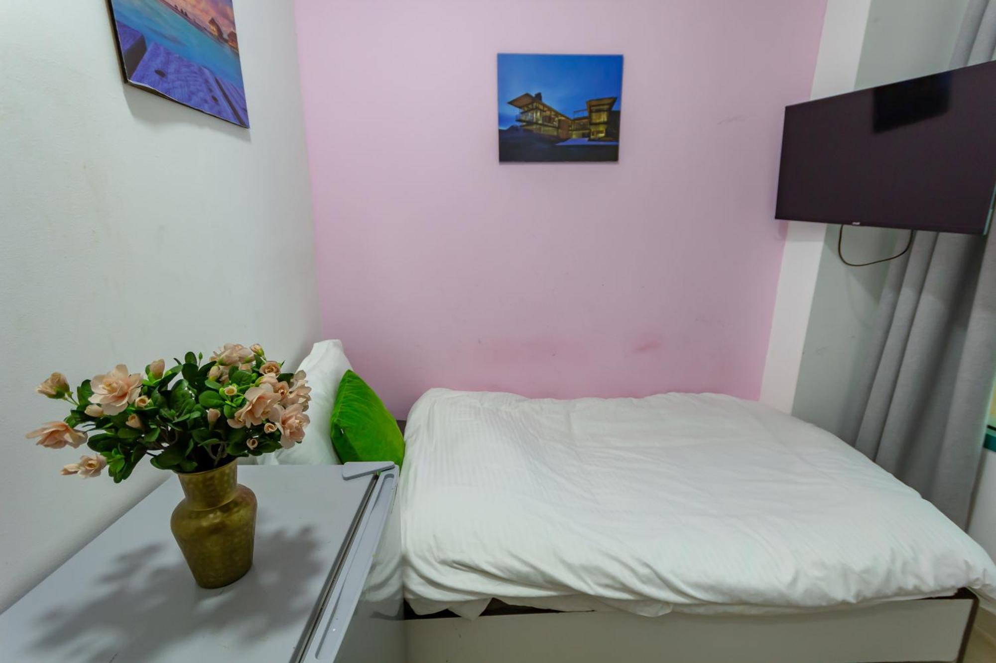 Nice Single Rooms For "Girls" Only In Dubai, Marina Exterior foto
