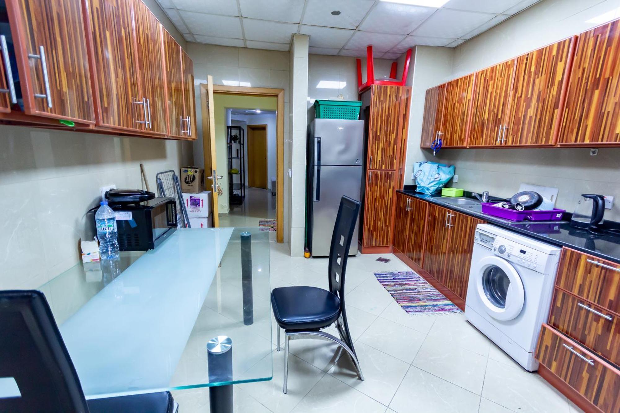 Nice Single Rooms For "Girls" Only In Dubai, Marina Exterior foto