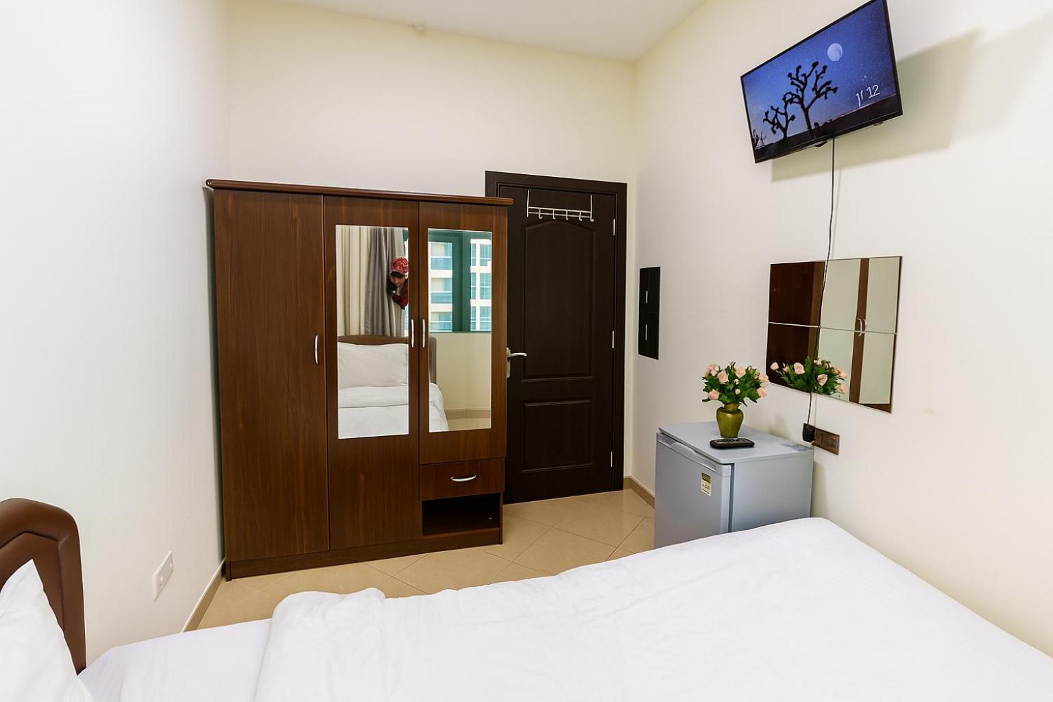 Nice Single Rooms For "Girls" Only In Dubai, Marina Exterior foto
