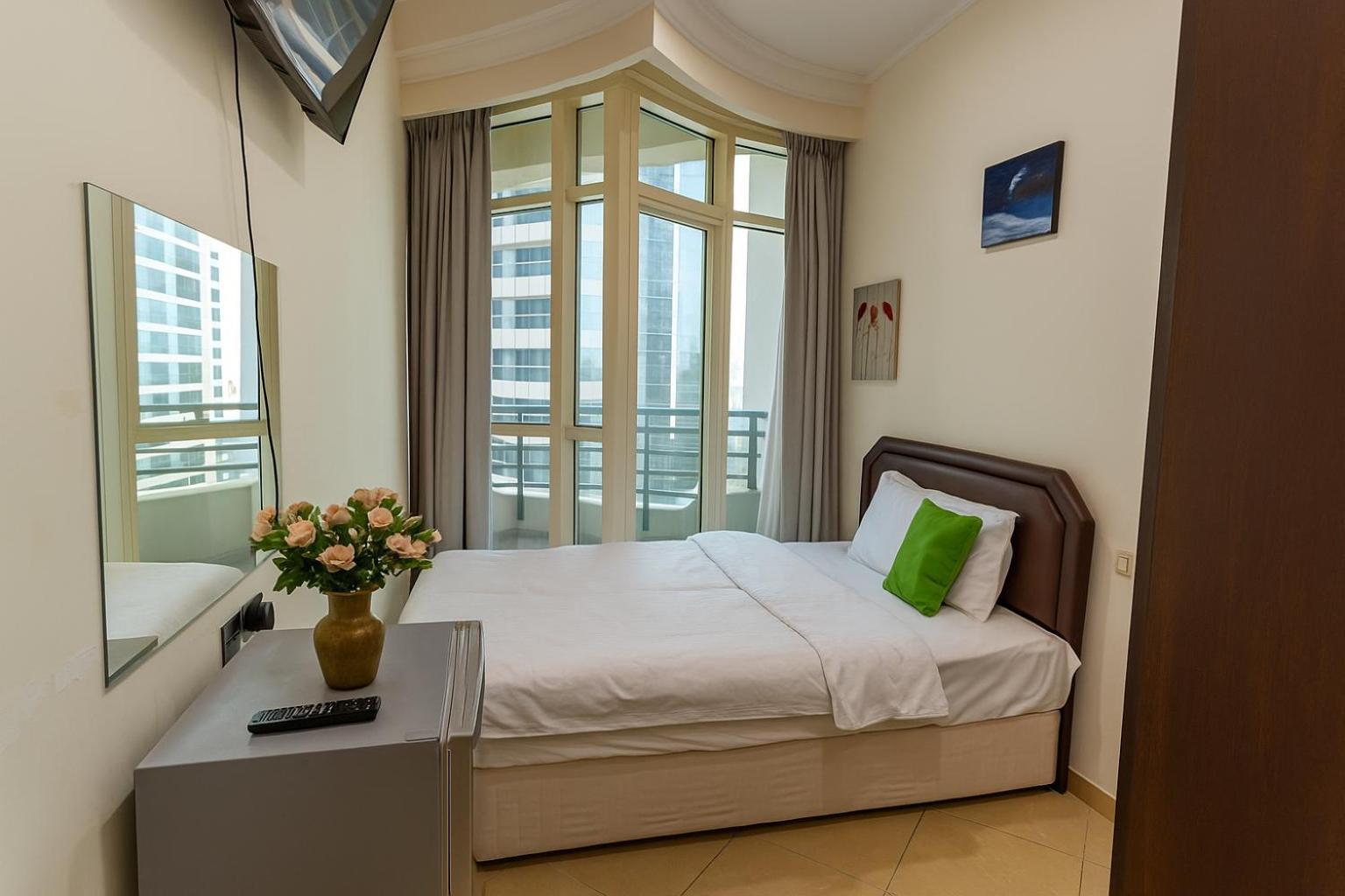 Nice Single Rooms For "Girls" Only In Dubai, Marina Exterior foto