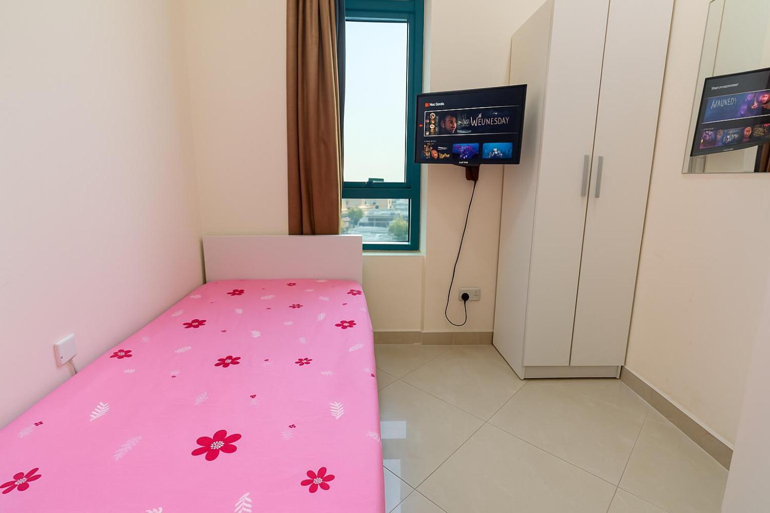 Nice Single Rooms For "Girls" Only In Dubai, Marina Exterior foto